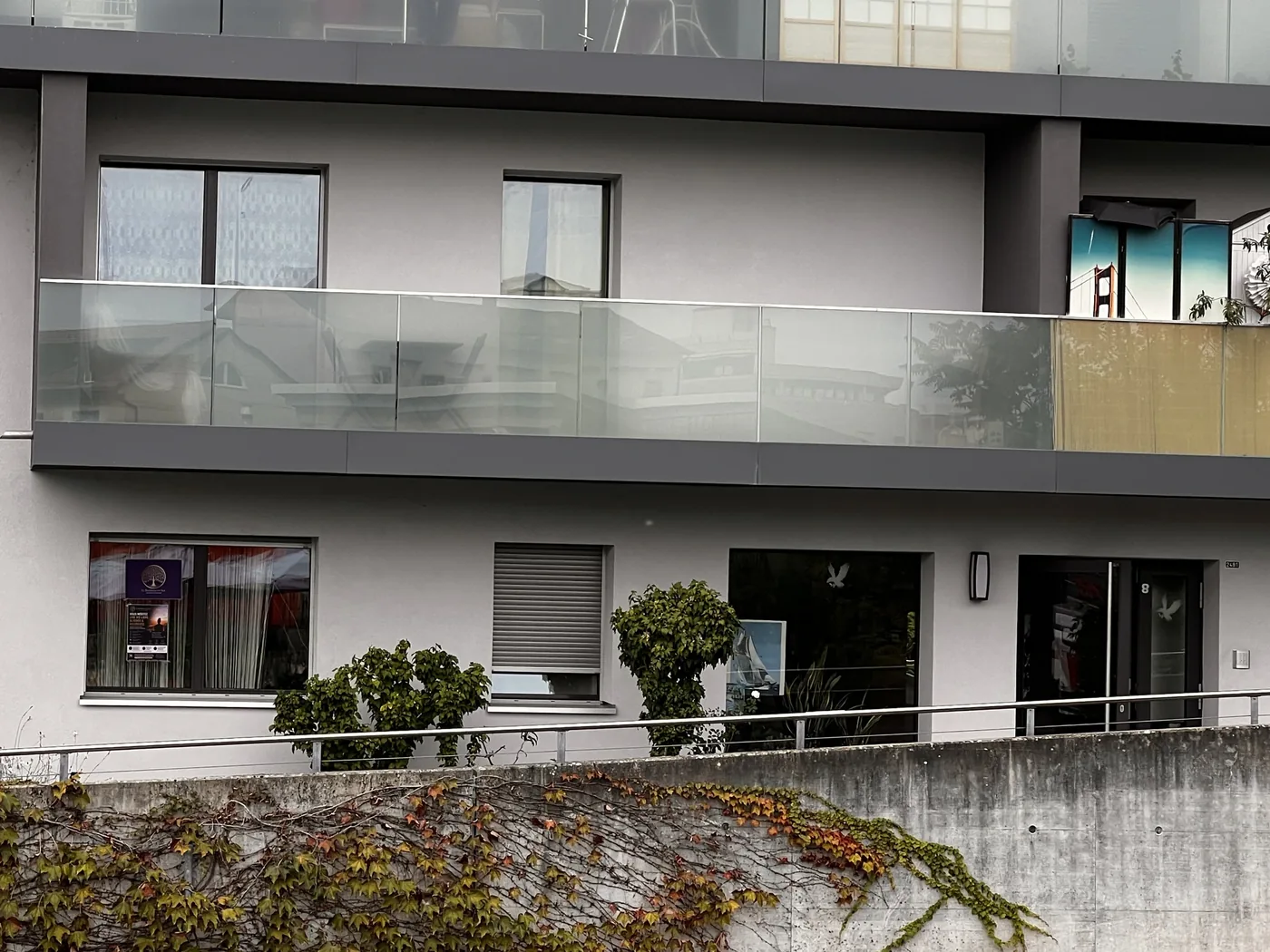 Immeuble abritant le cabinet de Nyon, au rez-de-chaussée côté jardin